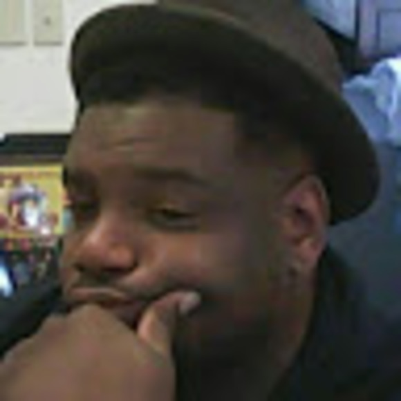 Meet your Posher, Dee - Picture 1 of 1